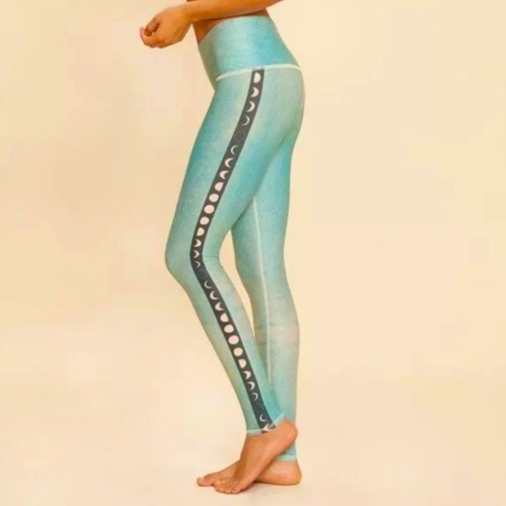 teeki moon phase blue leggings